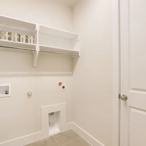 4307 Azalea - Laundry Room