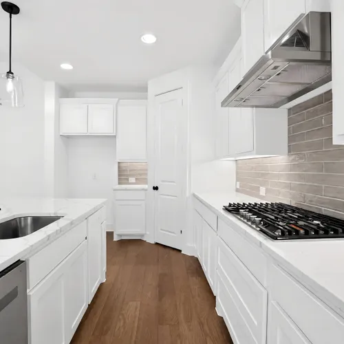 132 Buffalo - Kitchen