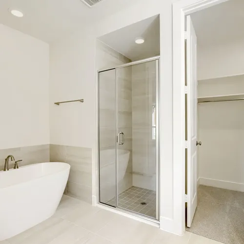4307 Azalea - Primary Bathroom