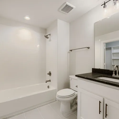 801 Bella Casa - Full Bathroom