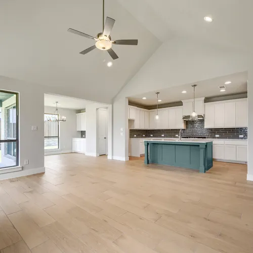 173 Buffalo - Living Area
