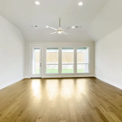 4307 Azalea - Living Area