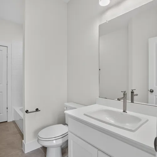 1704 Truro - Full Bathroom