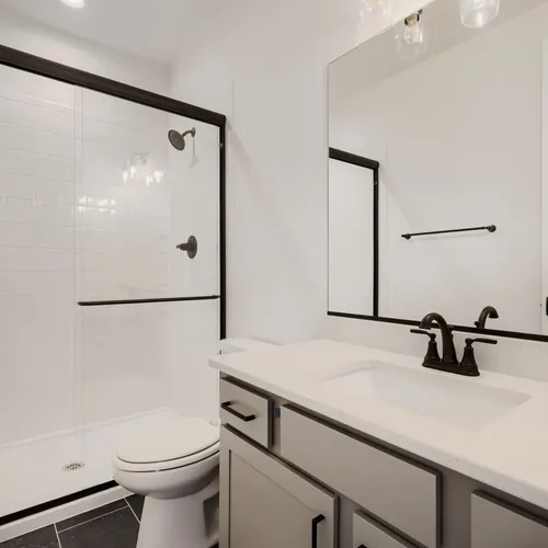 8653 Palo Alto - Full Bathroom