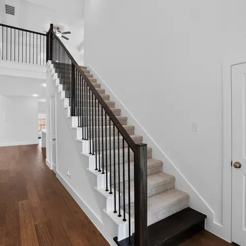 1704 Truro - Entry