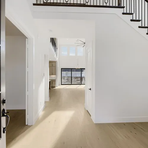 801 Bella Casa - Entry
