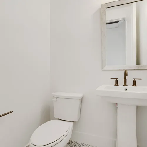2611 Acie - Powder Bathroom