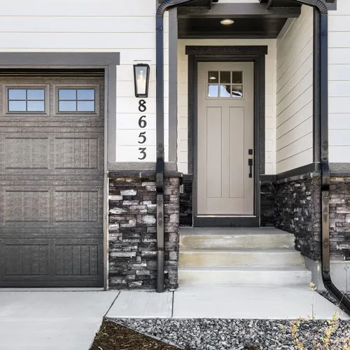 8653 Palo Alto - Front Entryway