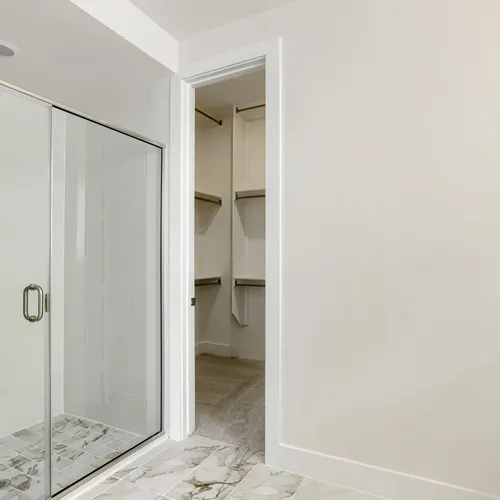 4307 Azalea - Full Bathroom
