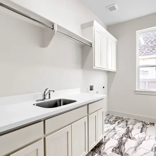 2204 Atlas - Laundry Room