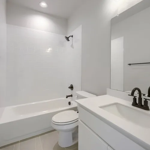106 Alamito - Full Bathroom