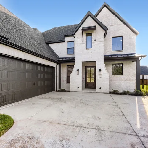 801 Bella Casa - Front Entryway