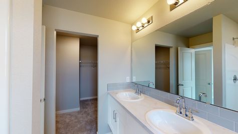 Silvercliff 812 - Master Bathroom - View 3