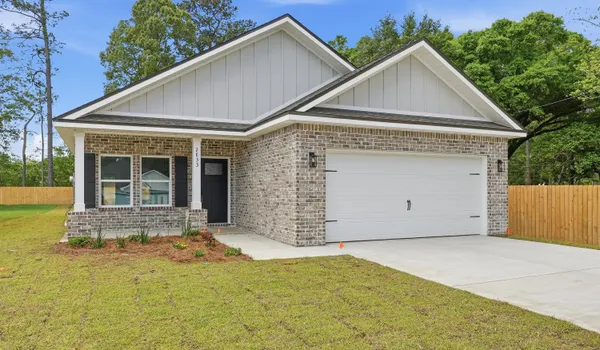 Photos of a similar home.