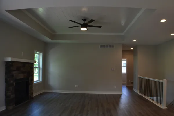 Step ceiling with inlay, remote controlled ceiling fan