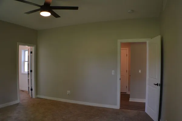 Master Suite, remote controlled ceiling fan