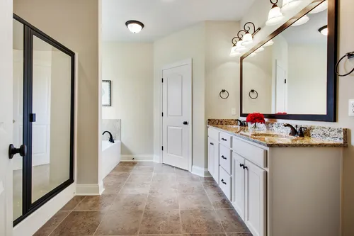 Brentwood - Model Home Master Bathroom - DSLD Homes - Camellia IV A - Marrero, LA