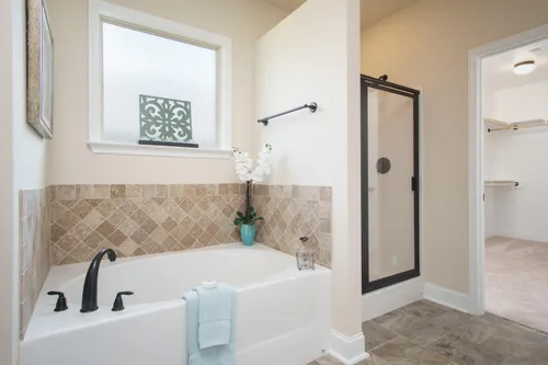 Browns Crossing - Model Home Master Bathroom - DSLD Homes