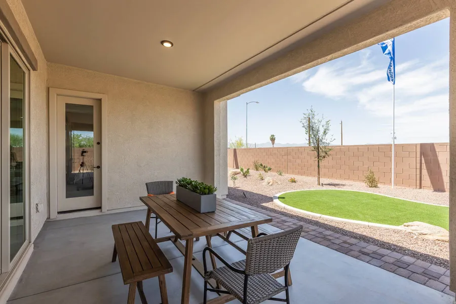back covered patio of a new housing development in yuma az