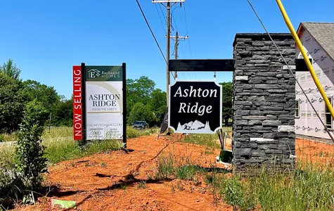entrance sign of the ashton ridge community
