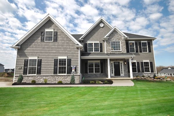 exterior of new patio homes in orchard park