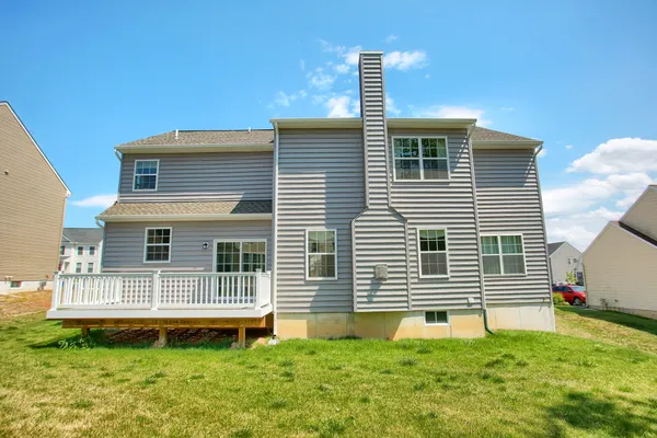 Exterior | Rear with Optional Deck