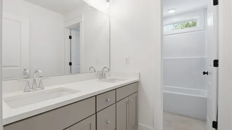 Hall bathroom - Photo represents the actual home