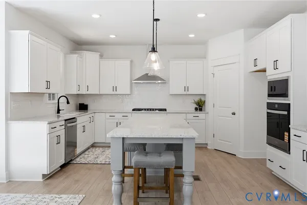 Photos are representative of the home plan and may not reflect the features or finishes of this specific home.