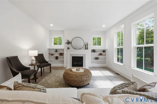 Photos are representative of the home plan and may not reflect the features or finishes of this specific home.