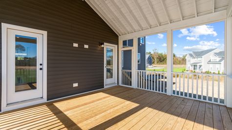 Lancaster- Screened in porch