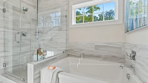 Monterey Owner's Bath & Shower
