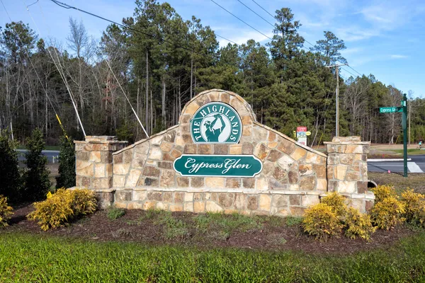Cypress Glen Entrance Sign