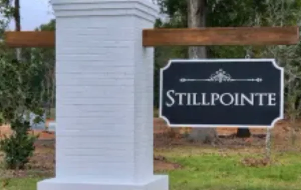 Stillpointe Entrance Sign