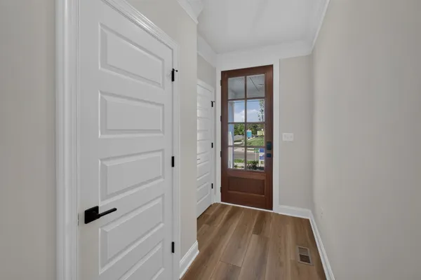 Photos are representational and may include upgrades. Ask sales manager for info.