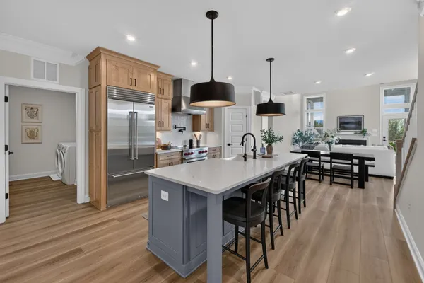 Photos are representational and may include upgrades. Ask sales manager for info.