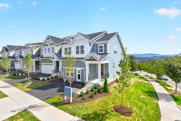 Photos are representational and may include upgrades. Ask sales manager for info.