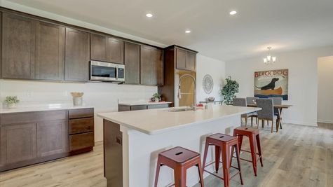 818 Bridlewood Drive, kitchen and dinette