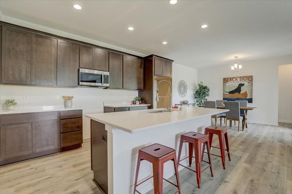 818 Bridlewood Drive, kitchen and dinette