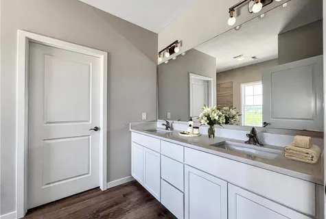primary bathroom virtual staging