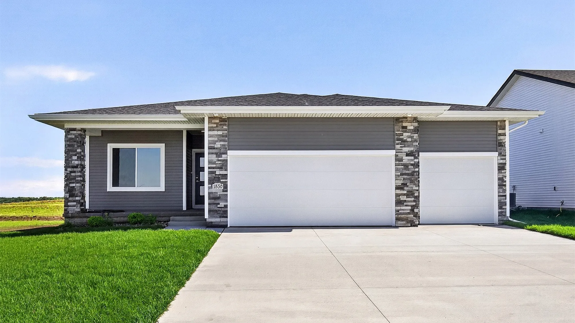 **MOVE IN READY!!**