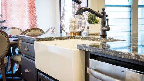 Lawrence. Lawrence Farmhouse Sink