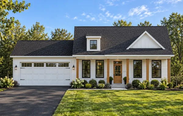 Craftsman (shown with Morning Room option, front load garage)
