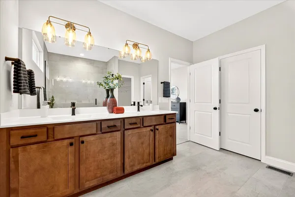 Owner's Bath