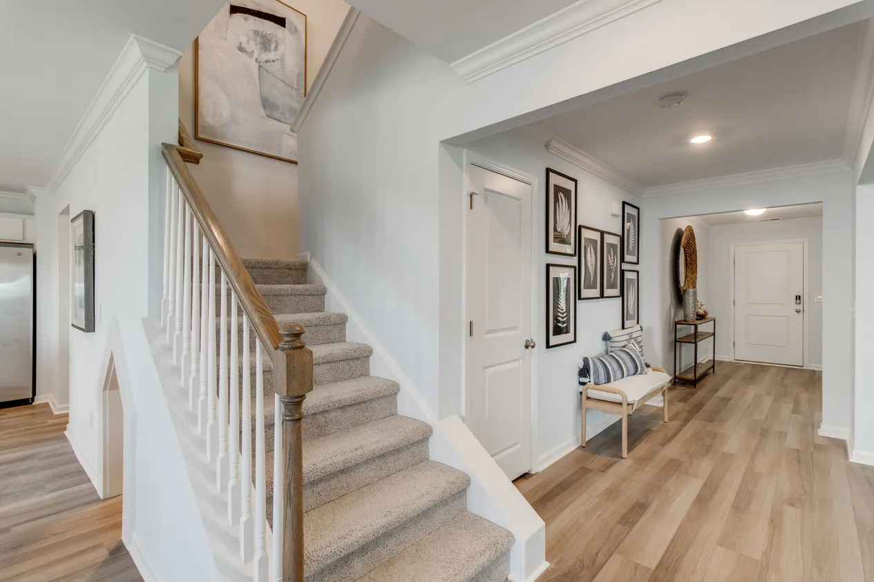 Turner | Entry & Stairs