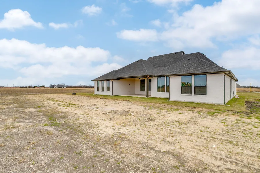 136 Lana Garden Way in Waxahachie, Texas — photo 4