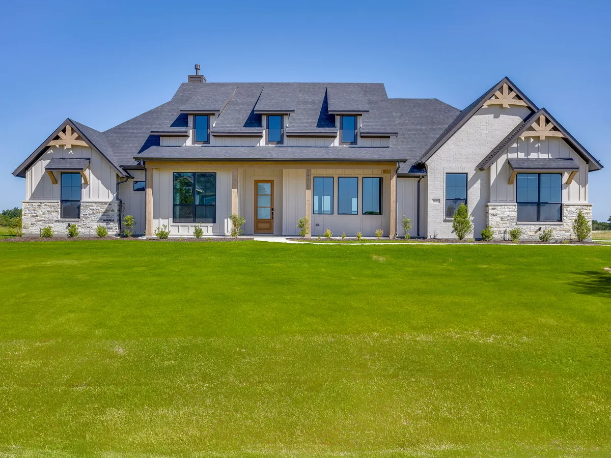 Elmwood Homes craftsmanship in North Texas