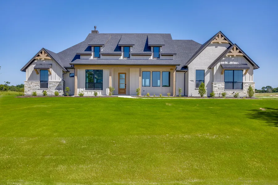 3051 Paradise Mountain in Waxahachie, Texas — photo 1