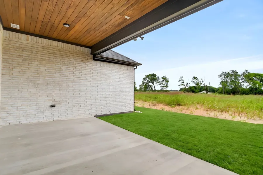 129 Aiden Dr in Waxahachie, Texas — photo 5