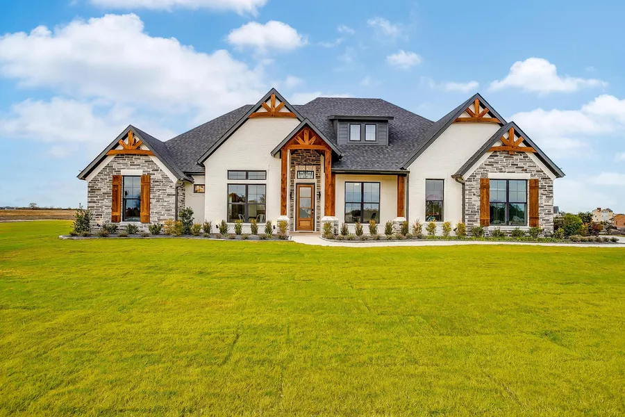Waterfall Ranch Estates in Waxahachie, Texas