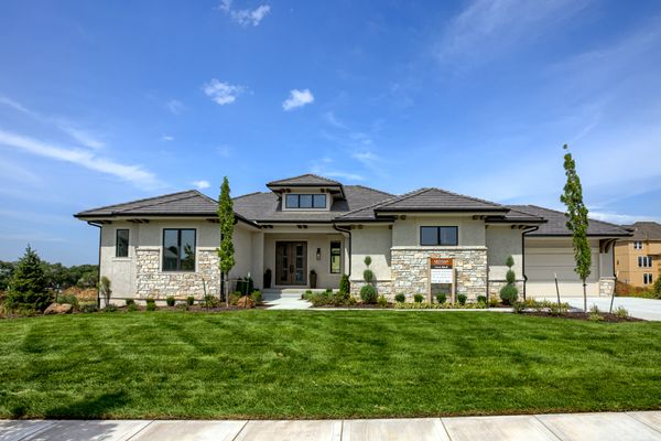 Estate-sized homesites available in Blue Valley School District